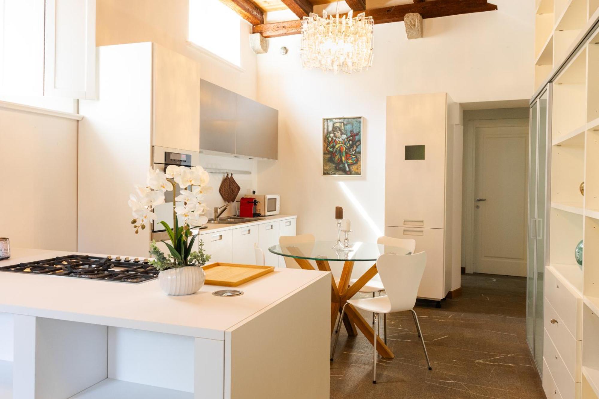 Apartamento In Pieno Centro Storico Con Parcheggio Gratuito Incluso. Údine Exterior foto